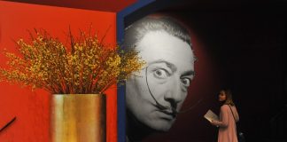 Electronic tickets for the Dali exhibition in Moscow for the weekend sold out