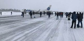 A passenger plane hit the tail when landing in the Komi Republic