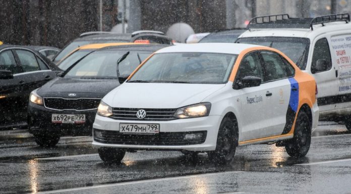 In Moscow detained stole parts from a car 18 car-share