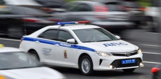 The driver of the BMW crashed into a pole on the North-East of Moscow