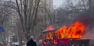 The movement on the Large Cheremushkinskaya street complicated because of fire, snowthrower