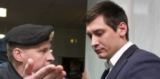 Dmitry Gudkov left the party "Civil initiative"