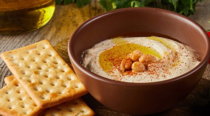 Fasting people recommend replacing the mayonnaise with hummus