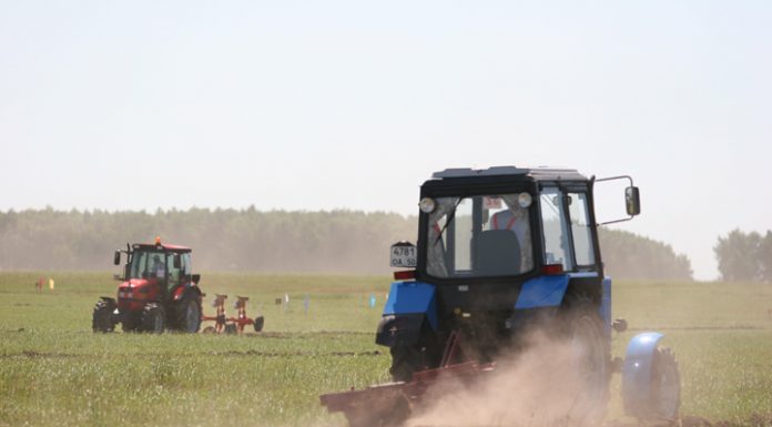 Grudinin on the non-working week for farmers: tractor virus does not transmit