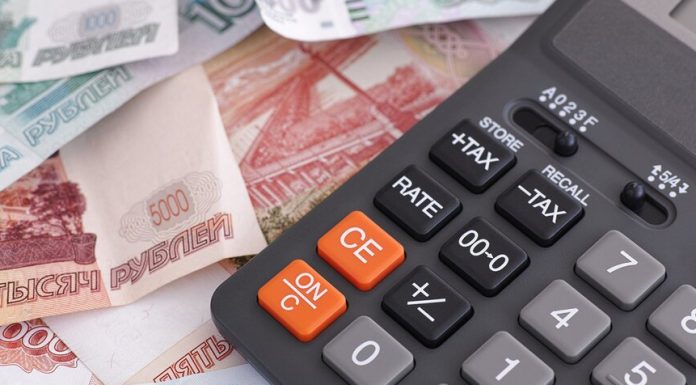 The economist commented on the tax on deposits over 1 million roubles