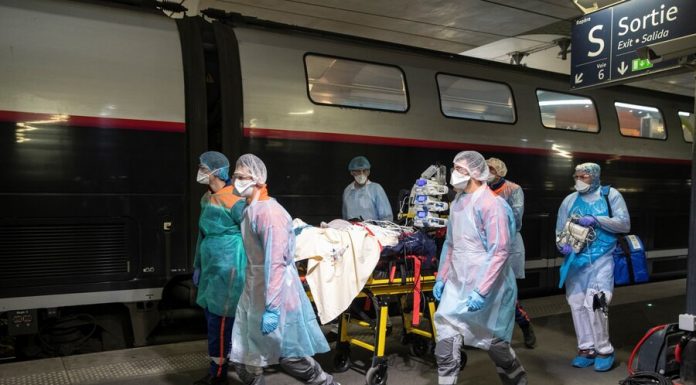 Due to complications from COVID-19 in France per day killed more than 470 people