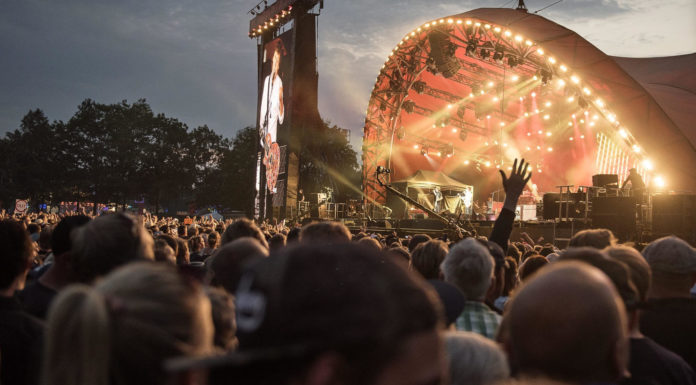 Im Sommer versammeln sich Musikfans normalerweise zu tausenden auf Open-Air-Festivals. Ein Anblick, auf den wir dieses Jahr leider verzichten müssen.